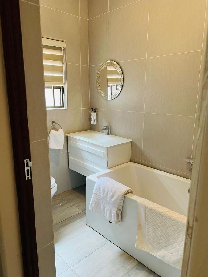 Ultimate Sky _ 2 Bedroom Villa พริทอเรีย ภายนอก รูปภาพ